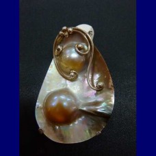 pendant..blistered pearl shell